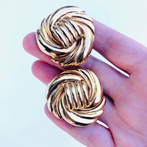 Massive Vintage 1980s Gold Knot Clip On Earrings XL Runway 1.5”   Unsigned gold